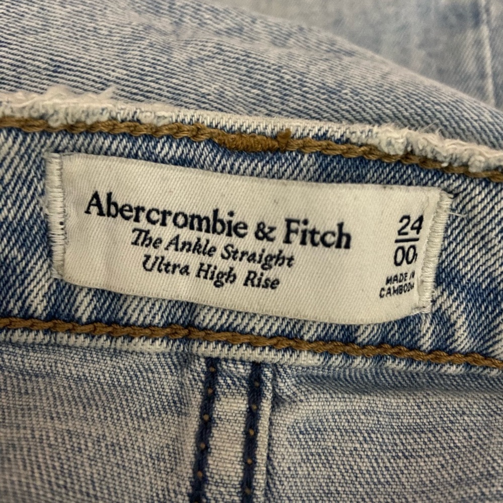 Abercrombie & Fitch Ankle Straight Ultra High Rise Jeans - Picture 2 of 7